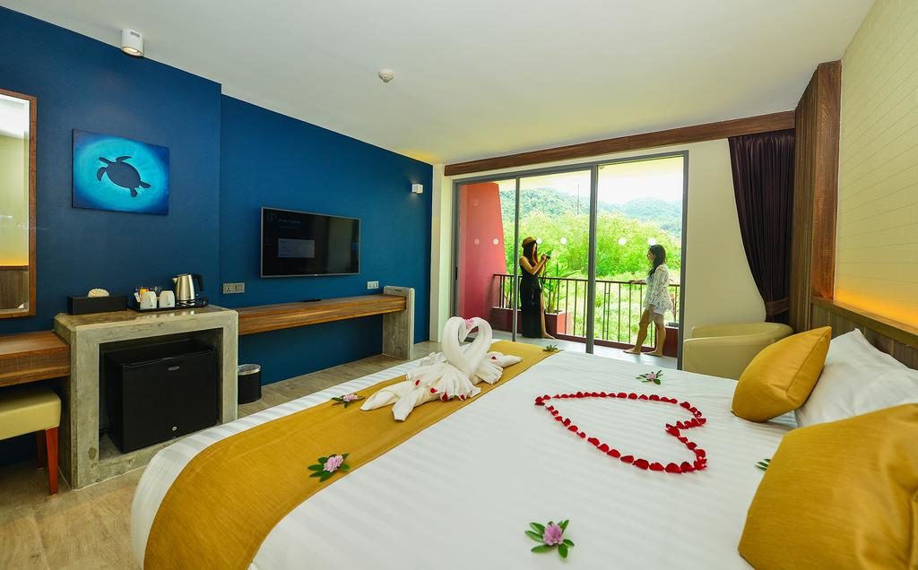 hotel rawai beach side