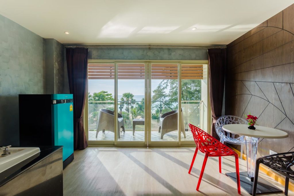 HOTEL SEA VIEW KARON