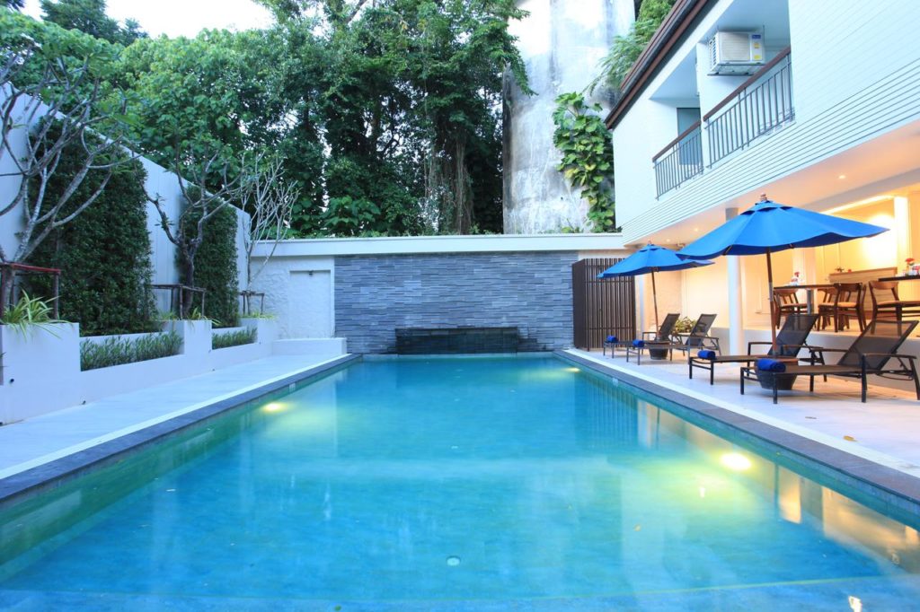 BOOK ROOM KARON BEACH