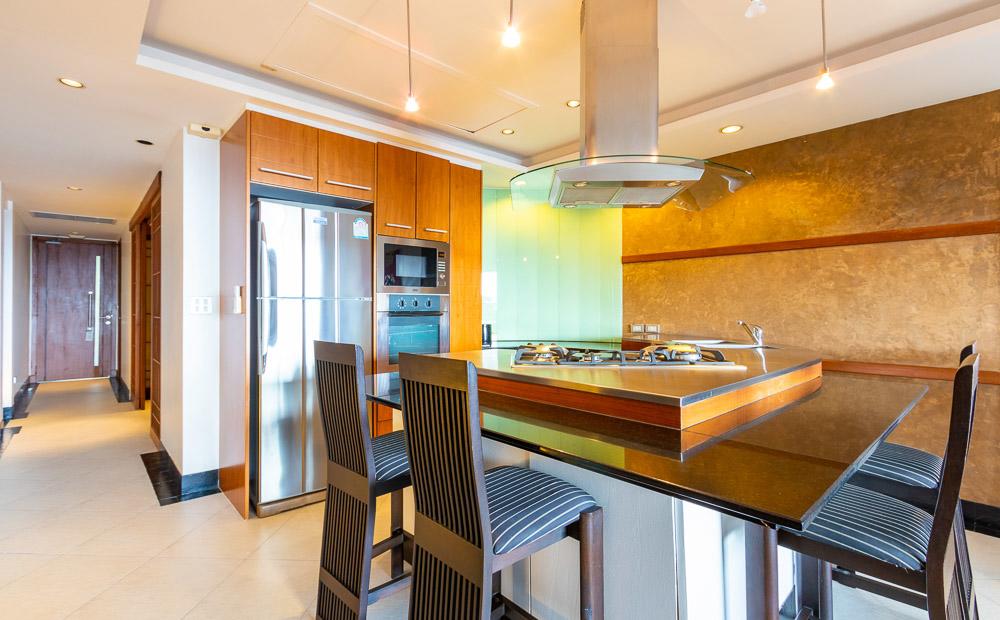 LUXURY APARTMENT SEAVIEW KATA