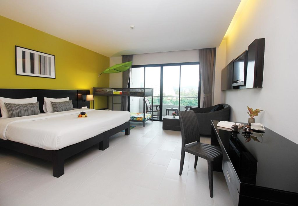 HOTEL NEAR THE BEACH KARON