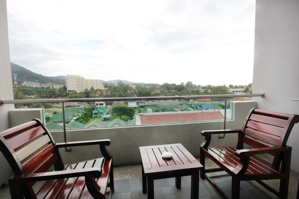 HOTEL NEAR THE BEACH KARON