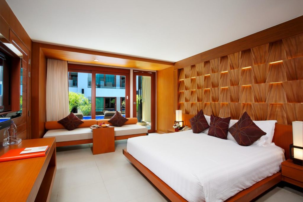RESORT BEACH FRONT PATONG