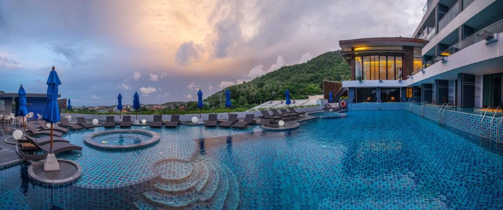 LAST MINUTE ACCOMMODATION KATA